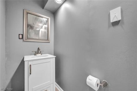 2407 Mira Court Cleveland OH 44109
