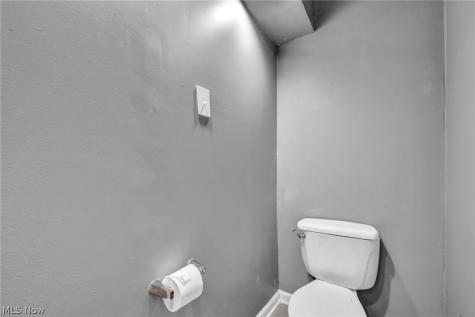 2407 Mira Court Cleveland OH 44109