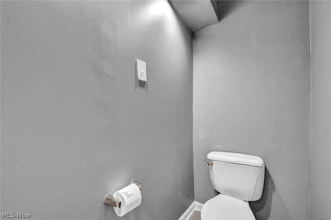 2407 Mira Court Cleveland OH 44109