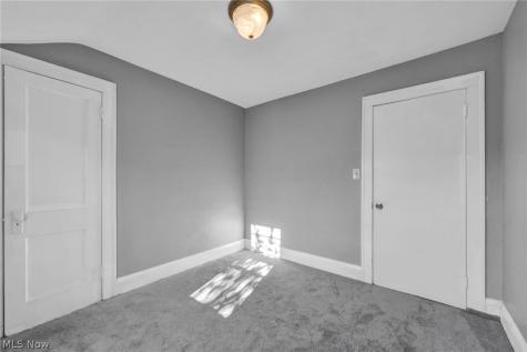 2407 Mira Court Cleveland OH 44109