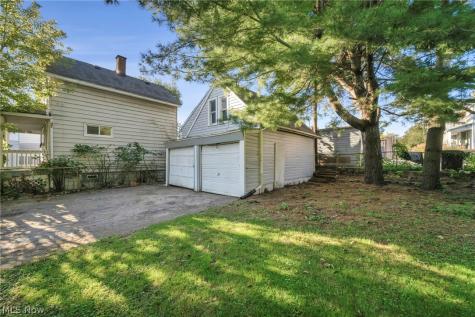2407 Mira Court Cleveland OH 44109