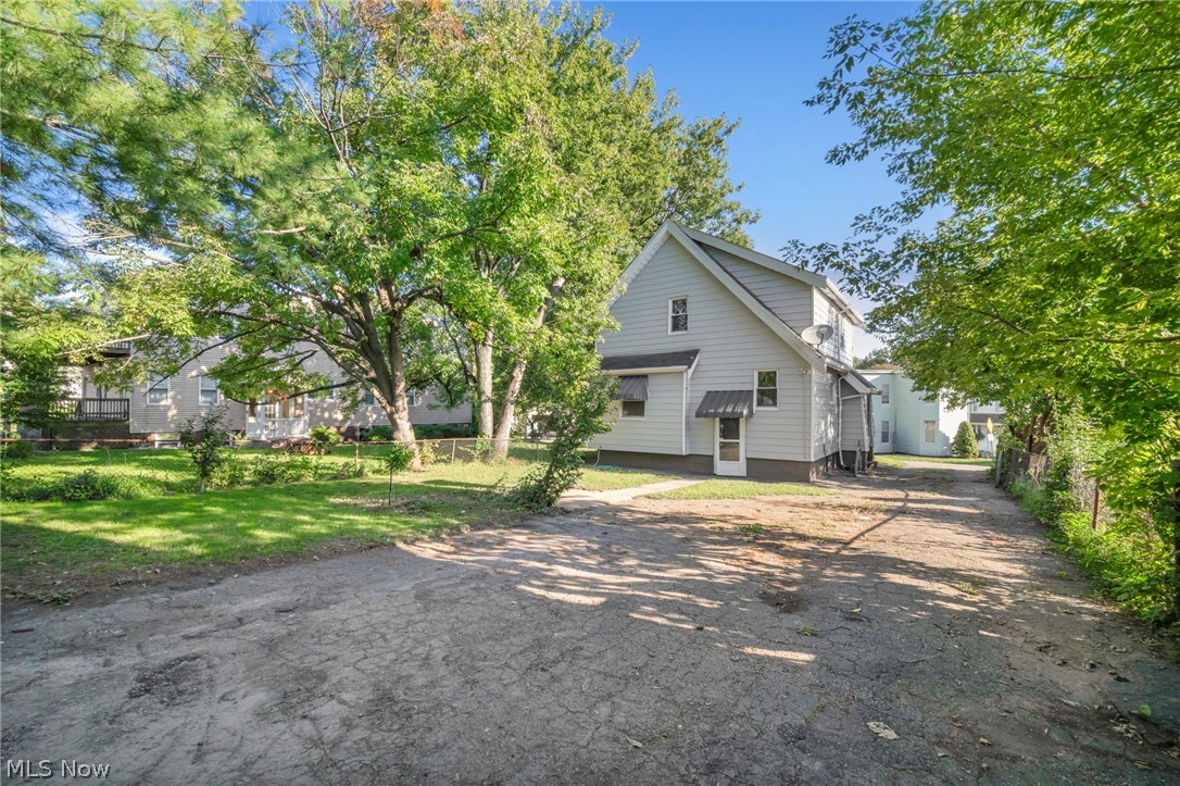 2407 Mira Court Cleveland OH 44109