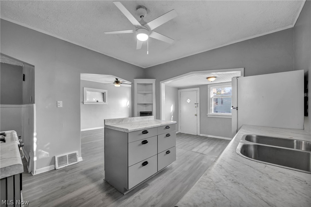 2407 Mira Court Cleveland OH 44109