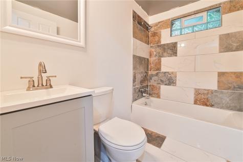 49 Penfield Avenue Akron OH 44310