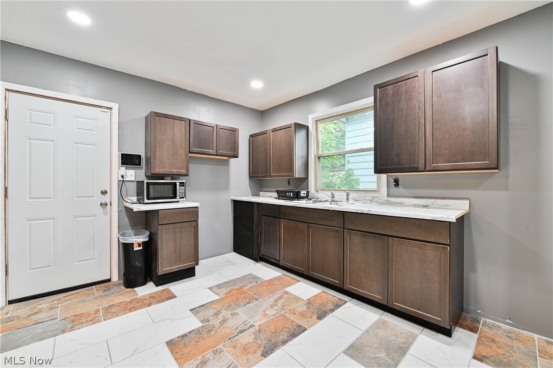 49 Penfield Avenue Akron OH 44310