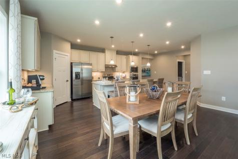 1092 Huntsman Court Grafton OH 44044