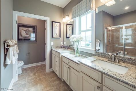 1092 Huntsman Court Grafton OH 44044