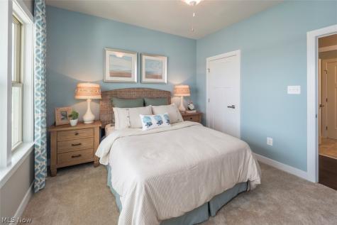 1092 Huntsman Court Grafton OH 44044