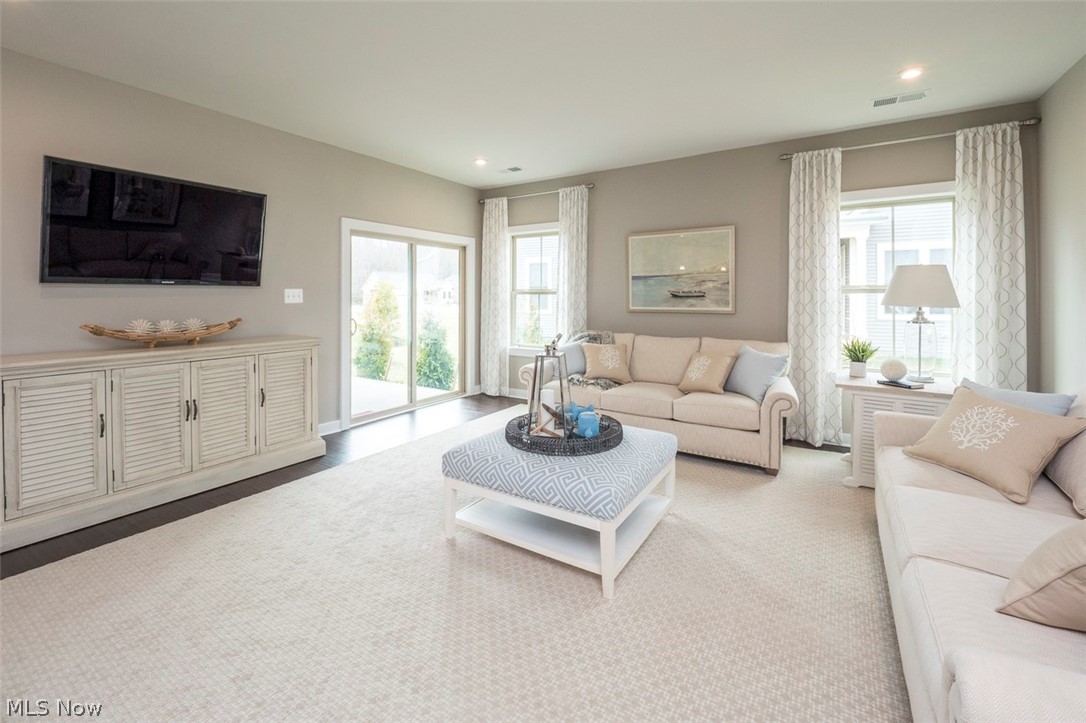 1092 Huntsman Court Grafton OH 44044