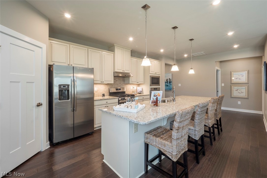 1092 Huntsman Court Grafton OH 44044