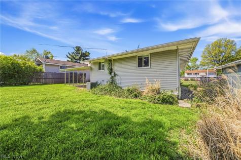 183 Erieview Drive Eastlake OH 44095