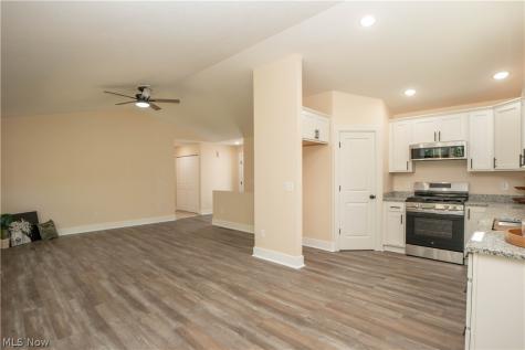 97 Nottingham Street Tallmadge OH 44278