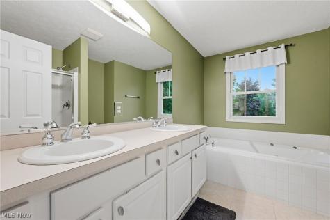 17877 Princeton Circle Strongsville OH 44149