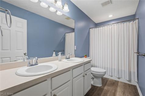 17877 Princeton Circle Strongsville OH 44149