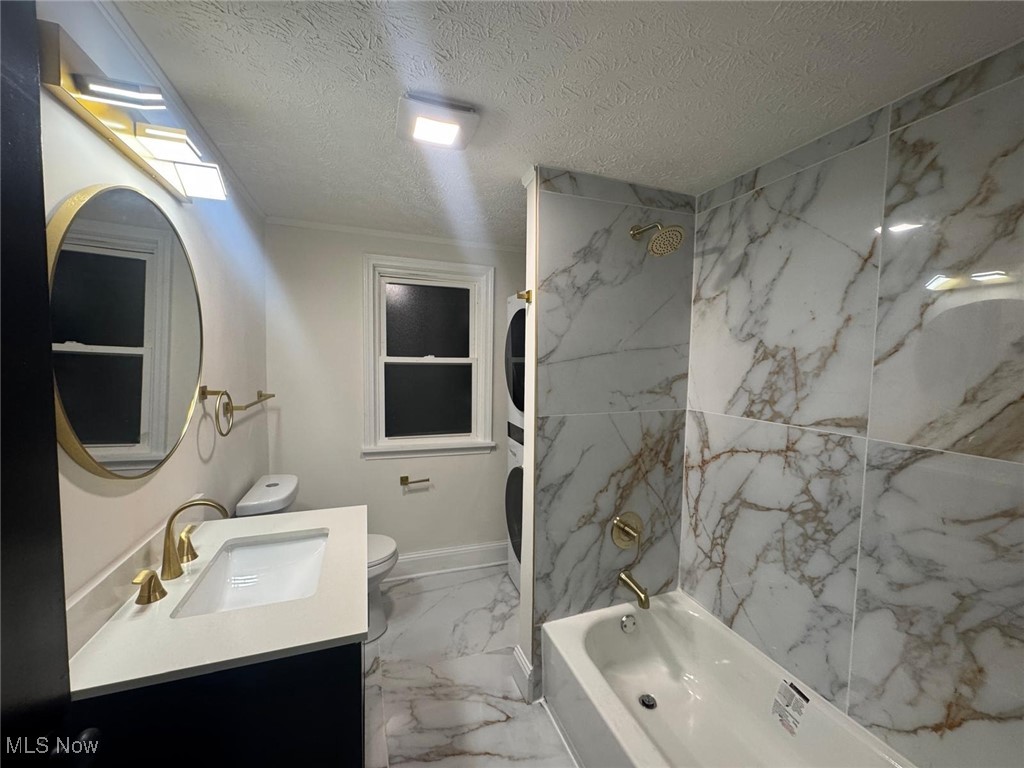 1085 Lakeland Avenue Lakewood OH 44107