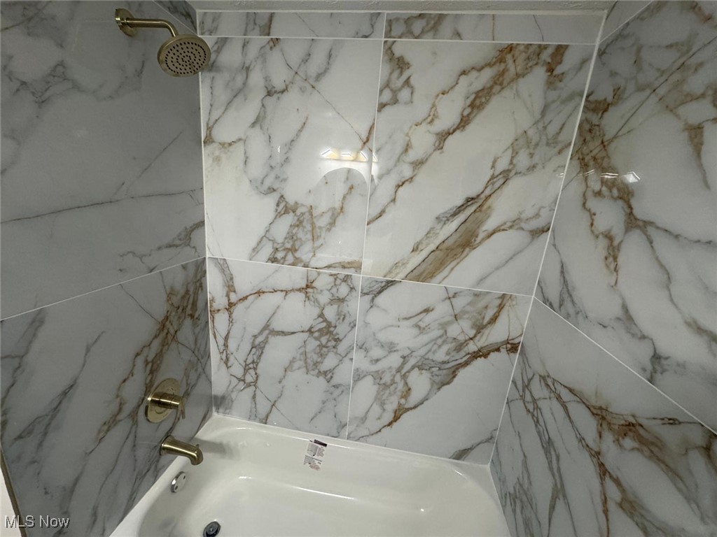 1085 Lakeland Avenue Lakewood OH 44107