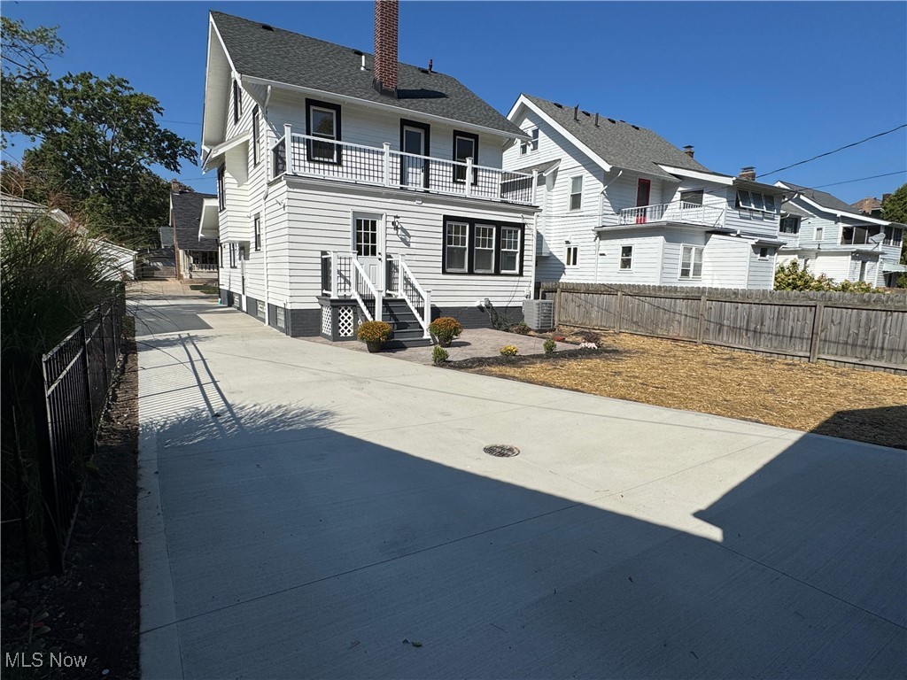 1085 Lakeland Avenue Lakewood OH 44107