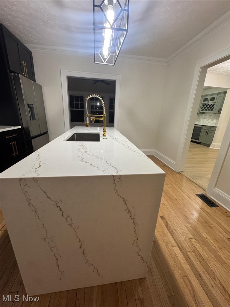 1085 Lakeland Avenue Lakewood OH 44107