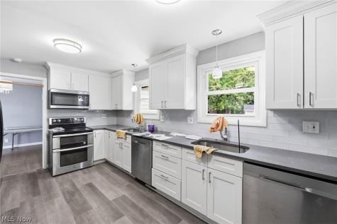 4306 Groveland Road University Heights OH 44118