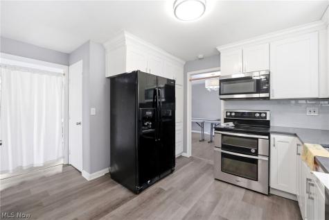 4306 Groveland Road University Heights OH 44118