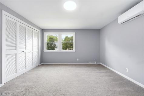 4306 Groveland Road University Heights OH 44118