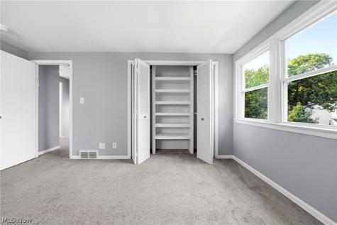 4306 Groveland Road University Heights OH 44118