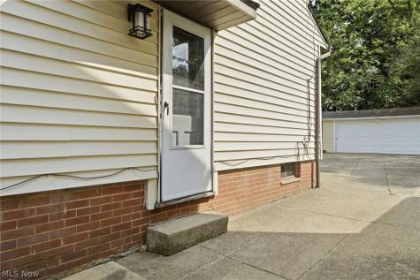 4306 Groveland Road University Heights OH 44118