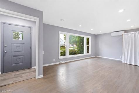 4306 Groveland Road University Heights OH 44118