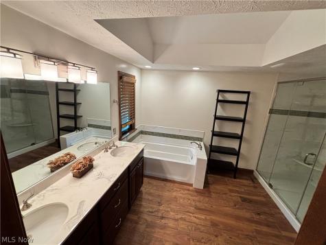 7447 Mclellan Drive Bedford OH 44146