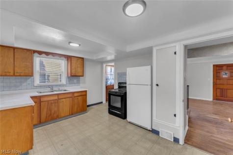 226 E 242nd Street Euclid OH 44123