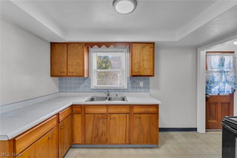 226 E 242nd Street Euclid OH 44123