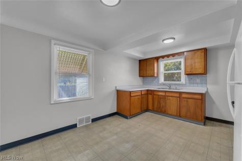 226 E 242nd Street Euclid OH 44123