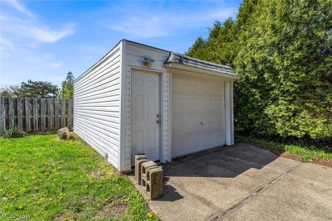 226 E 242nd Street Euclid OH 44123