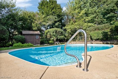 2317 Raintree Street NE Canton OH 44705