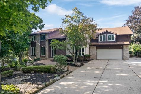 2317 Raintree Street NE Canton OH 44705