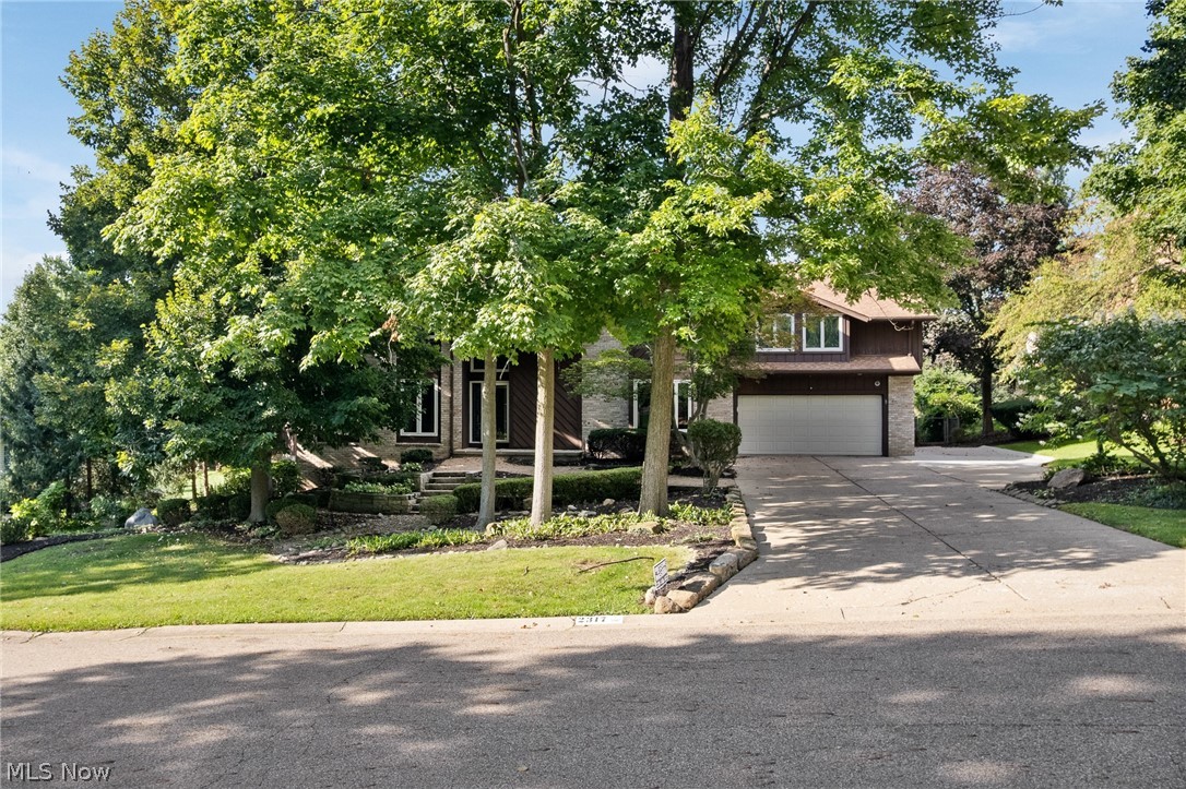 2317 Raintree Street NE Canton OH 44705