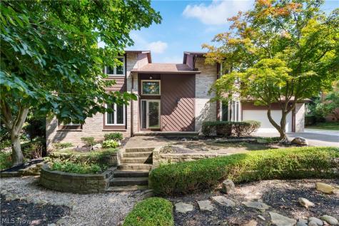 2317 Raintree Street NE Canton OH 44705