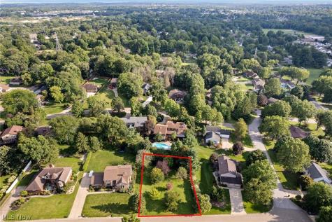 2317 Raintree Street NE Canton OH 44705