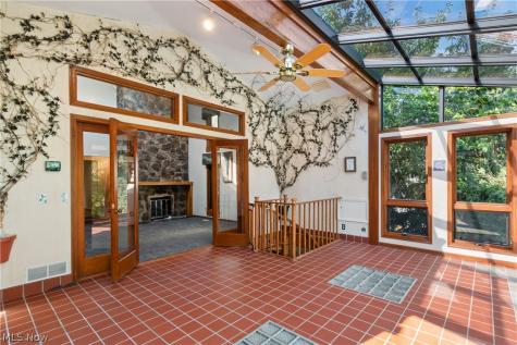 2317 Raintree Street NE Canton OH 44705