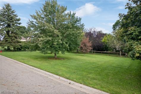 2317 Raintree Street NE Canton OH 44705