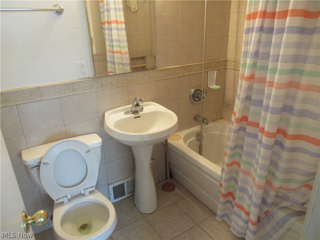 6033 Randy Road Bedford Heights OH 44146