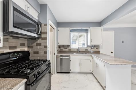 7332 Beresford Avenue Parma OH 44130