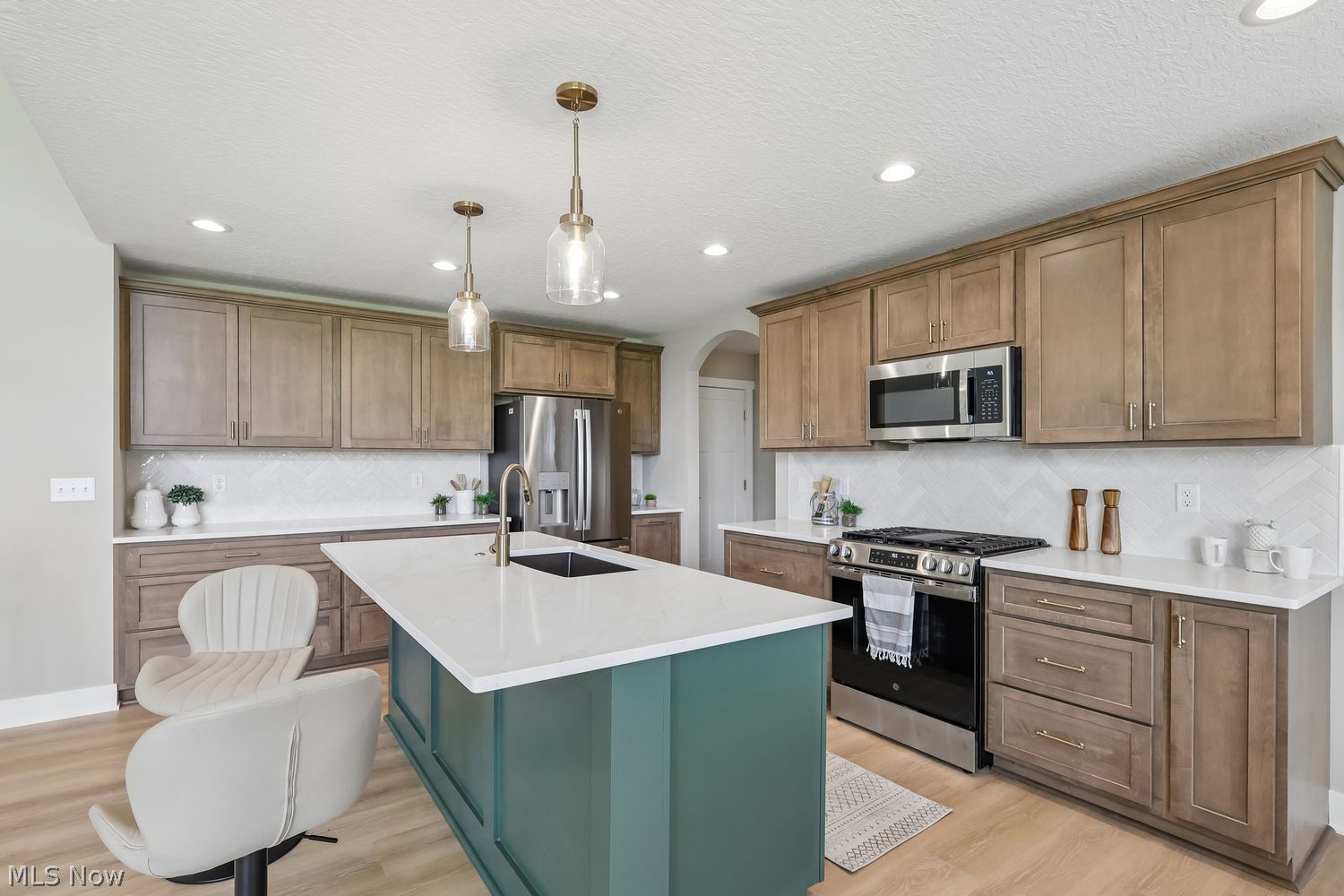 2301 Ledgestone Drive NW Uniontown OH 44685