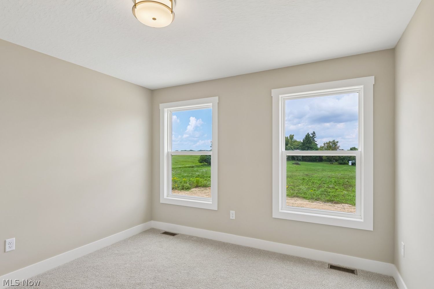 2301 Ledgestone Drive NW Uniontown OH 44685