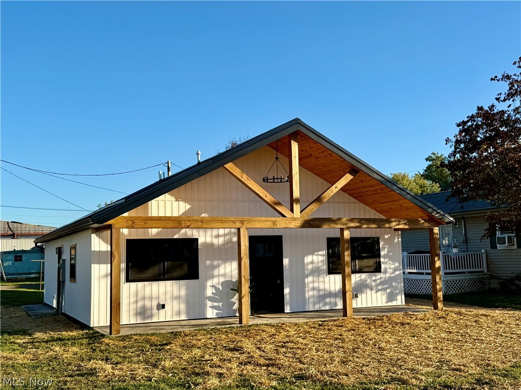 122 N 9th Street Byesville OH 43723