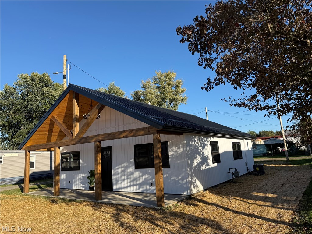 122 N 9th Street Byesville OH 43723