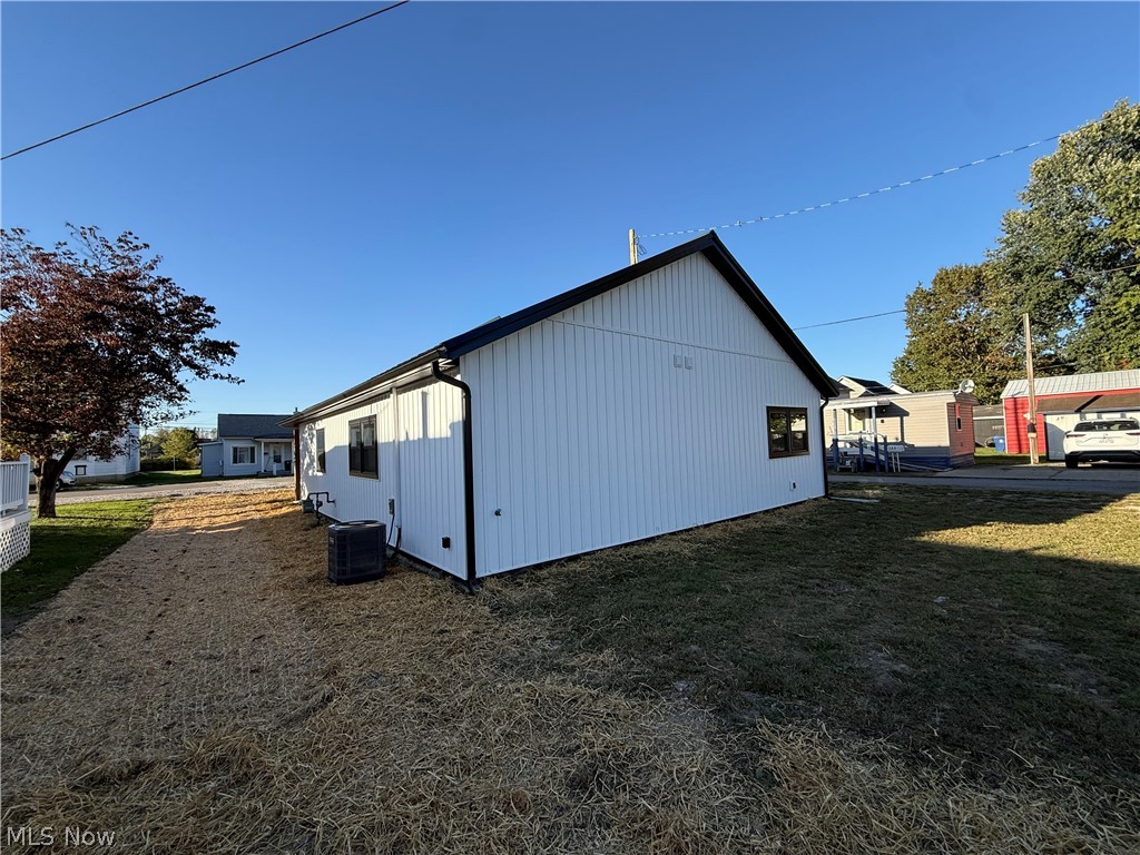 122 N 9th Street Byesville OH 43723