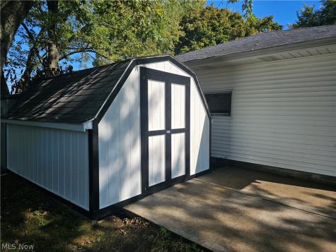 901 Columbia Drive Amherst OH 44001
