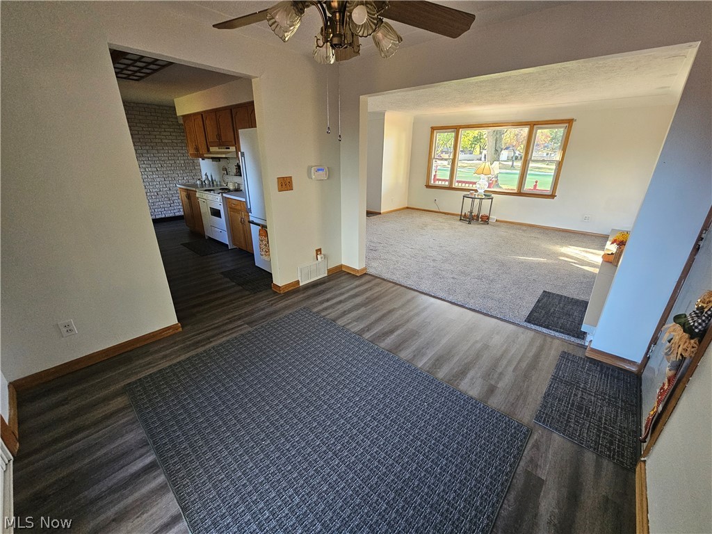 901 Columbia Drive Amherst OH 44001