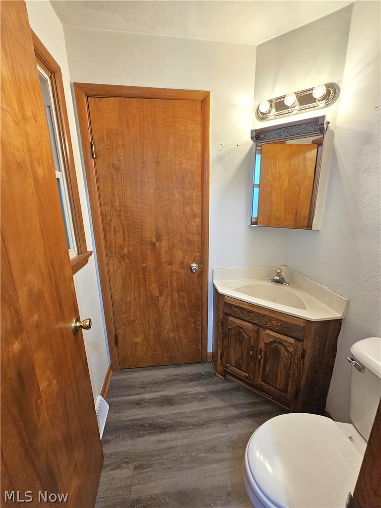 901 Columbia Drive Amherst OH 44001